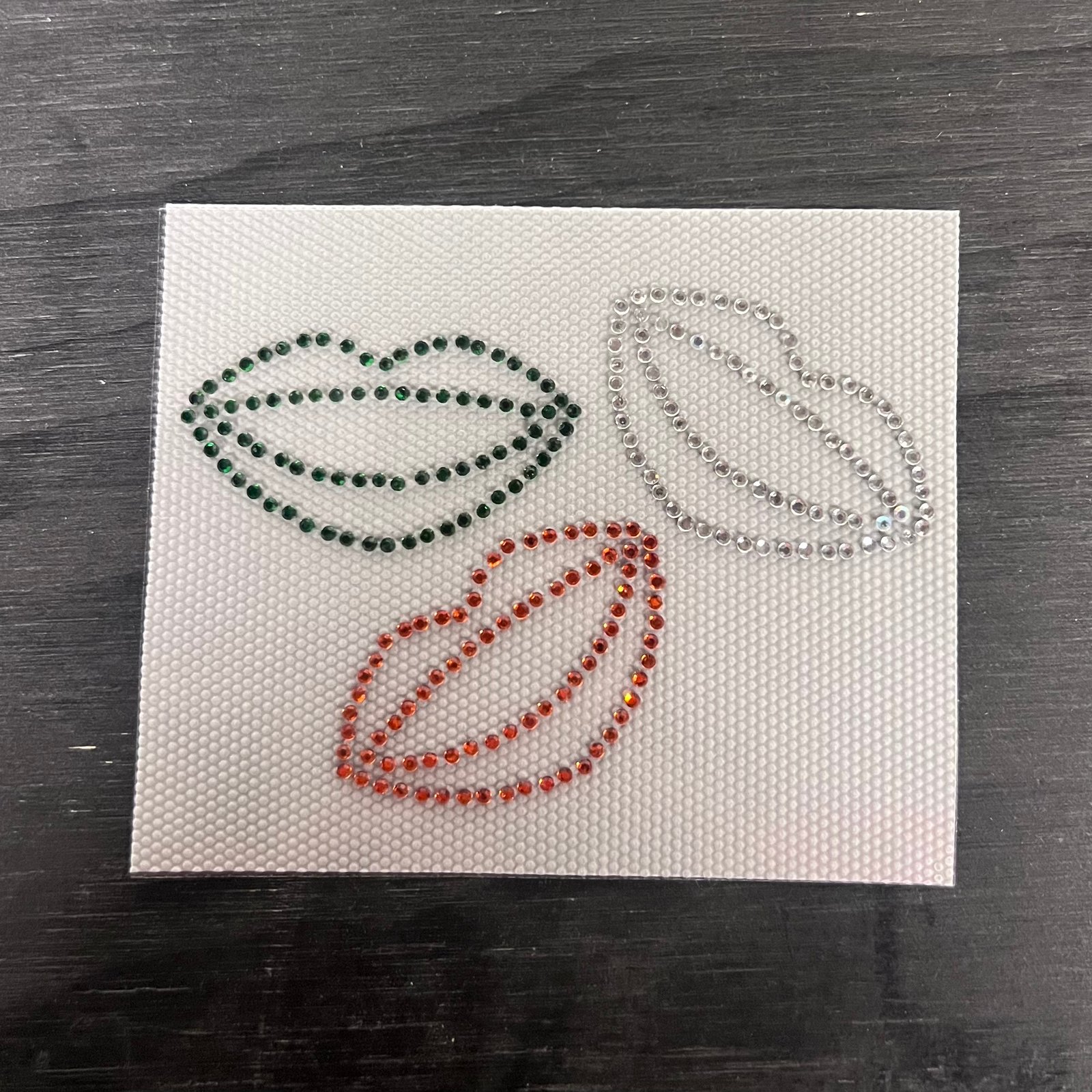 Kusjes Strass Embleem